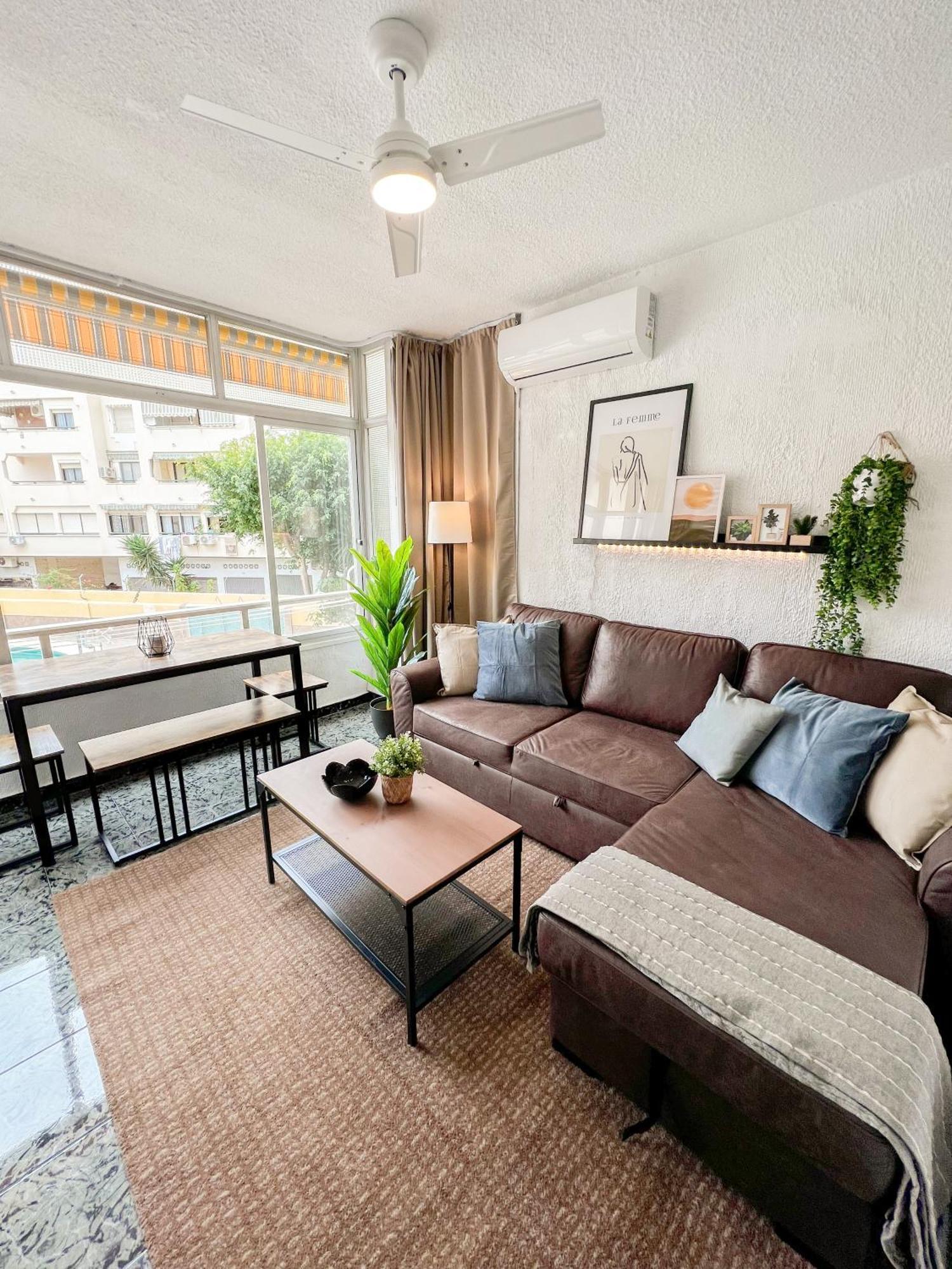 Cozy And Bright Flat With Pool Apartment Torremolinos Bagian luar foto
