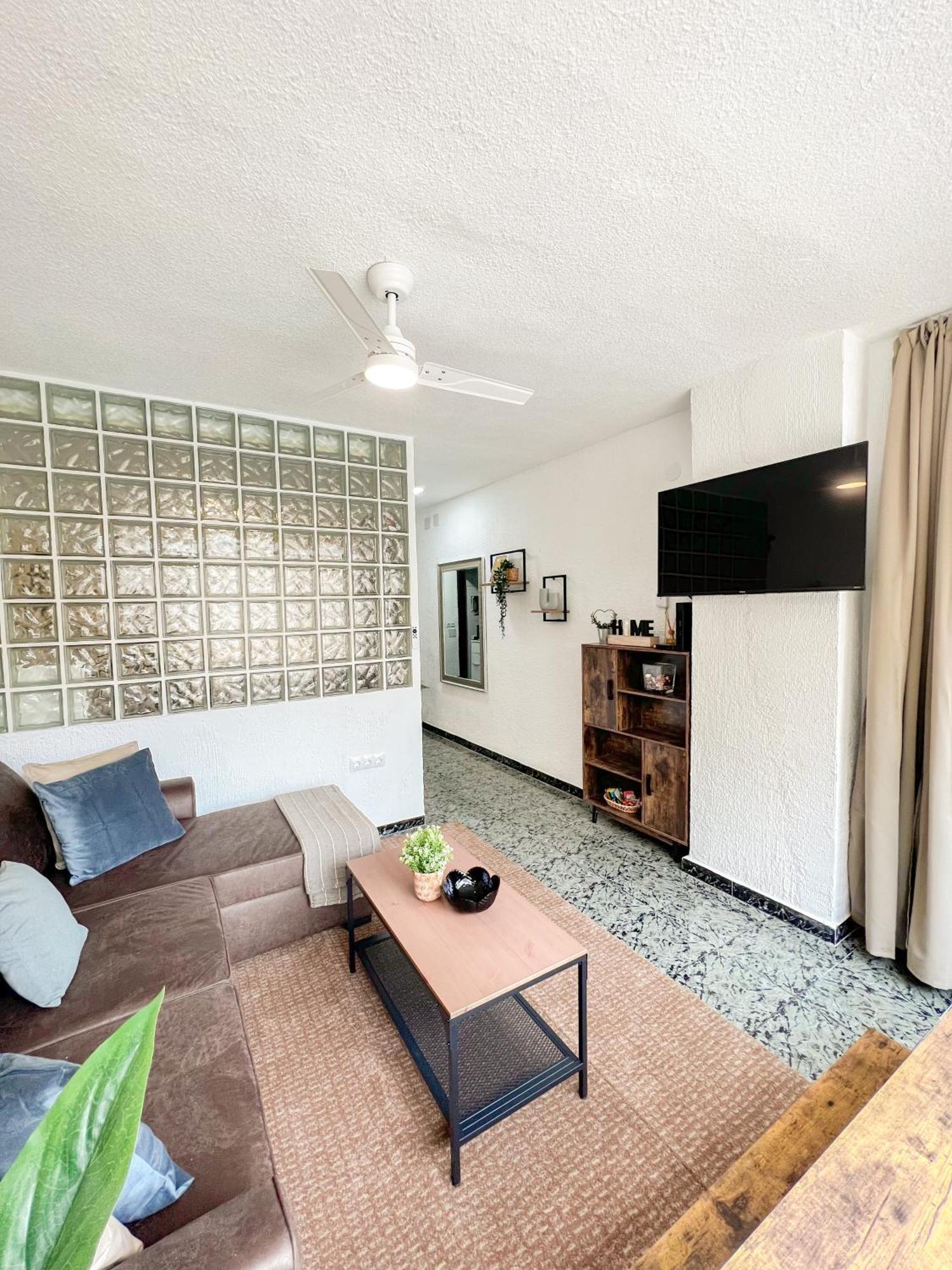 Cozy And Bright Flat With Pool Apartment Torremolinos Bagian luar foto