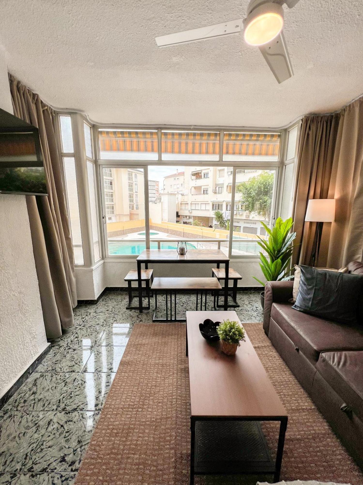Cozy And Bright Flat With Pool Apartment Torremolinos Bagian luar foto